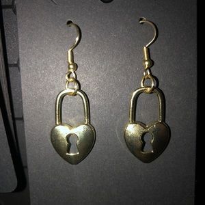 Handmade teardrop earrings metal locked hearts (golden) 🦄3 for $15 /4 for $20🦄